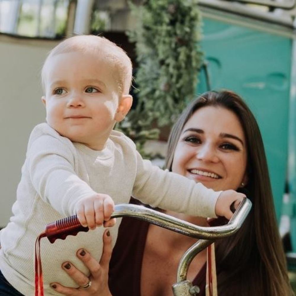 Meet your Posher, Dana